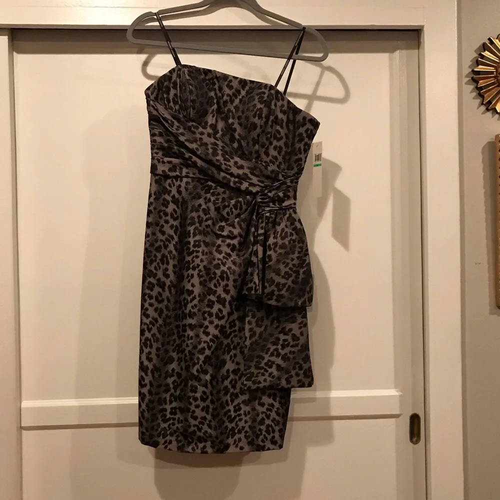 Maggy London strapless cocktail - Picture 2 of 10